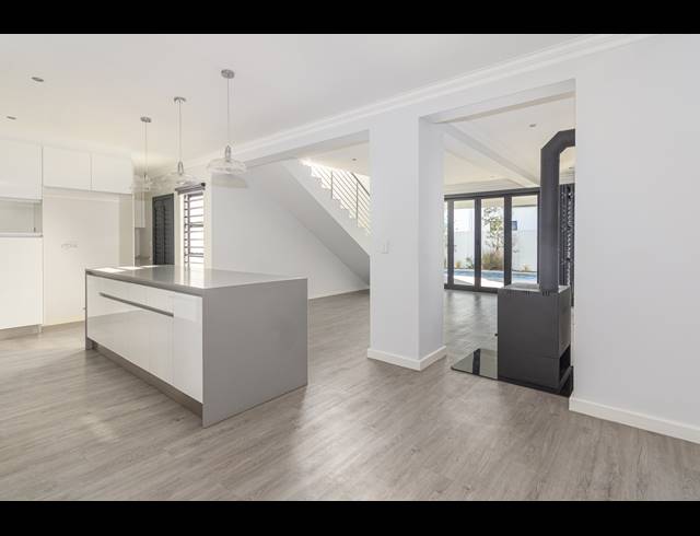 3 BEDROOM FREEHOLD FOR SALE IN SAGEWOOD